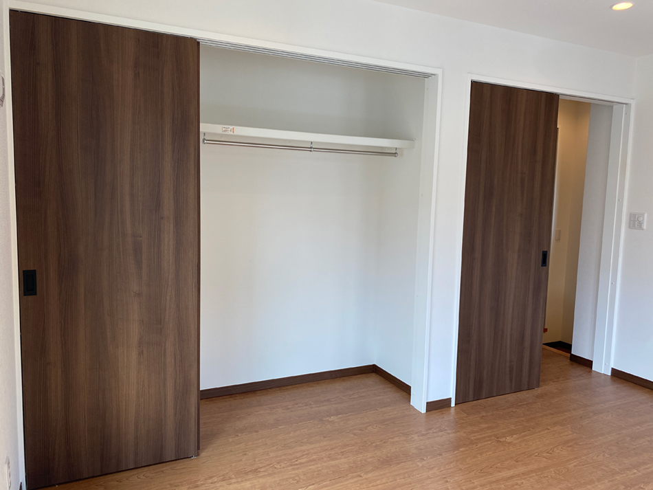Casablanca Yotsuya 2F bedroom closet