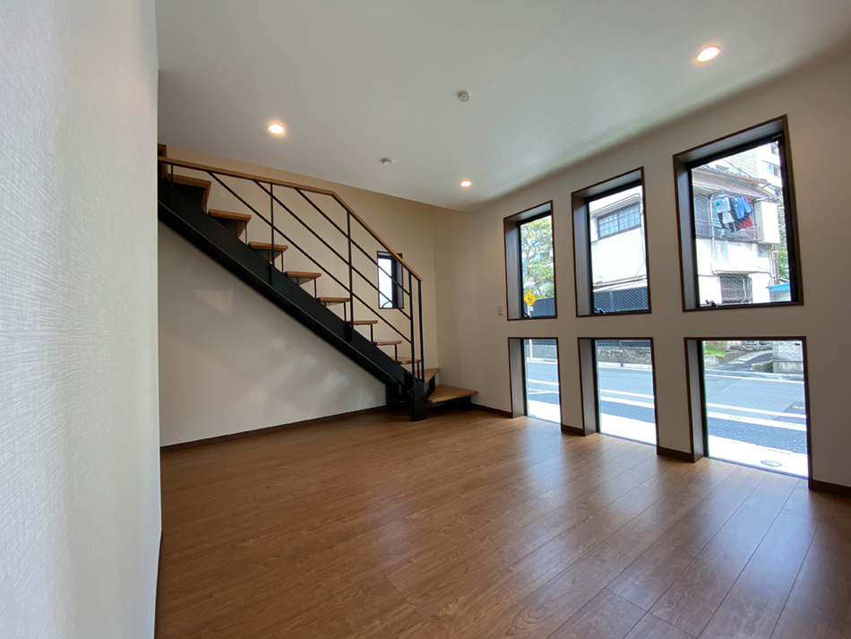 Casablanca Yotsuya living