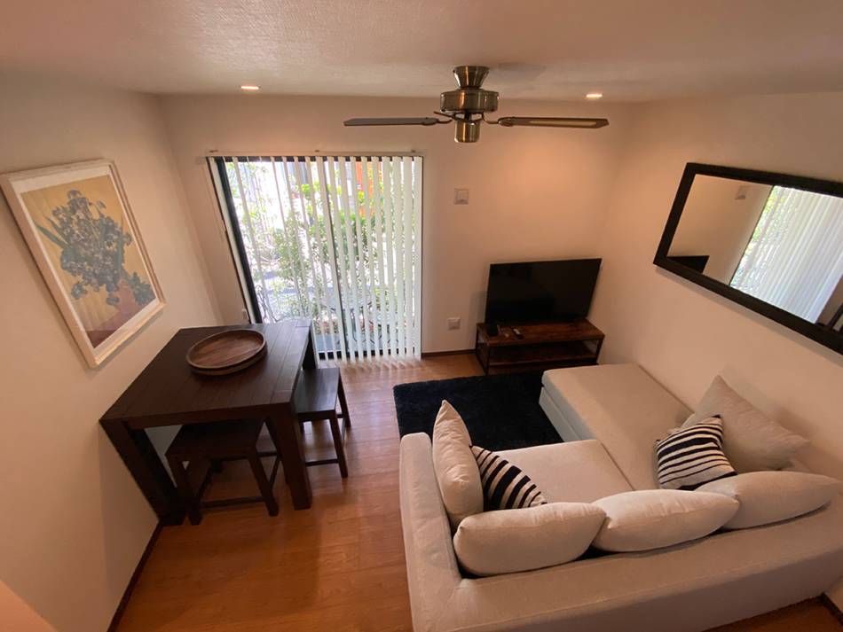 Casablanca Yotsuya Living